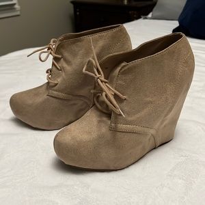 charlotte russe suede tan heels